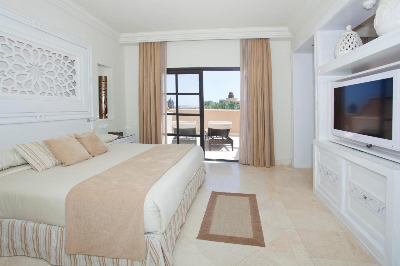 The Makadi Spa Hotel - Couples Only 18 Years Plus Hurghada Ngoại thất bức ảnh A bedroom at the hotel