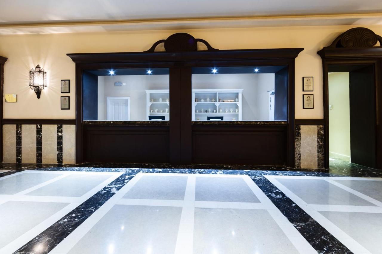 The Makadi Spa Hotel - Couples Only 18 Years Plus Hurghada Ngoại thất bức ảnh The lobby of the hotel